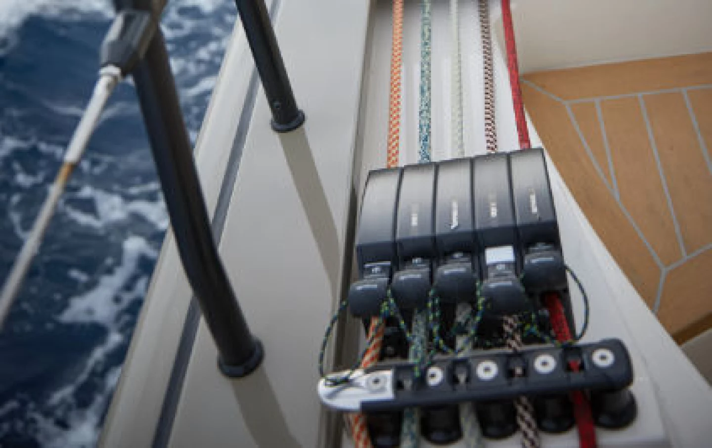 Y7 Luxury carbon yacht easy sailing