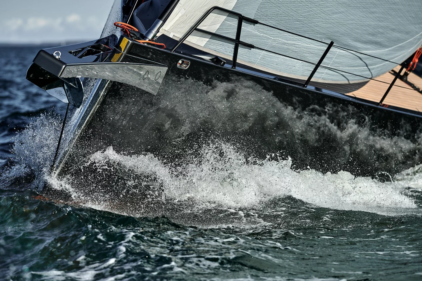 Y8 Luxury Carbon Yacht