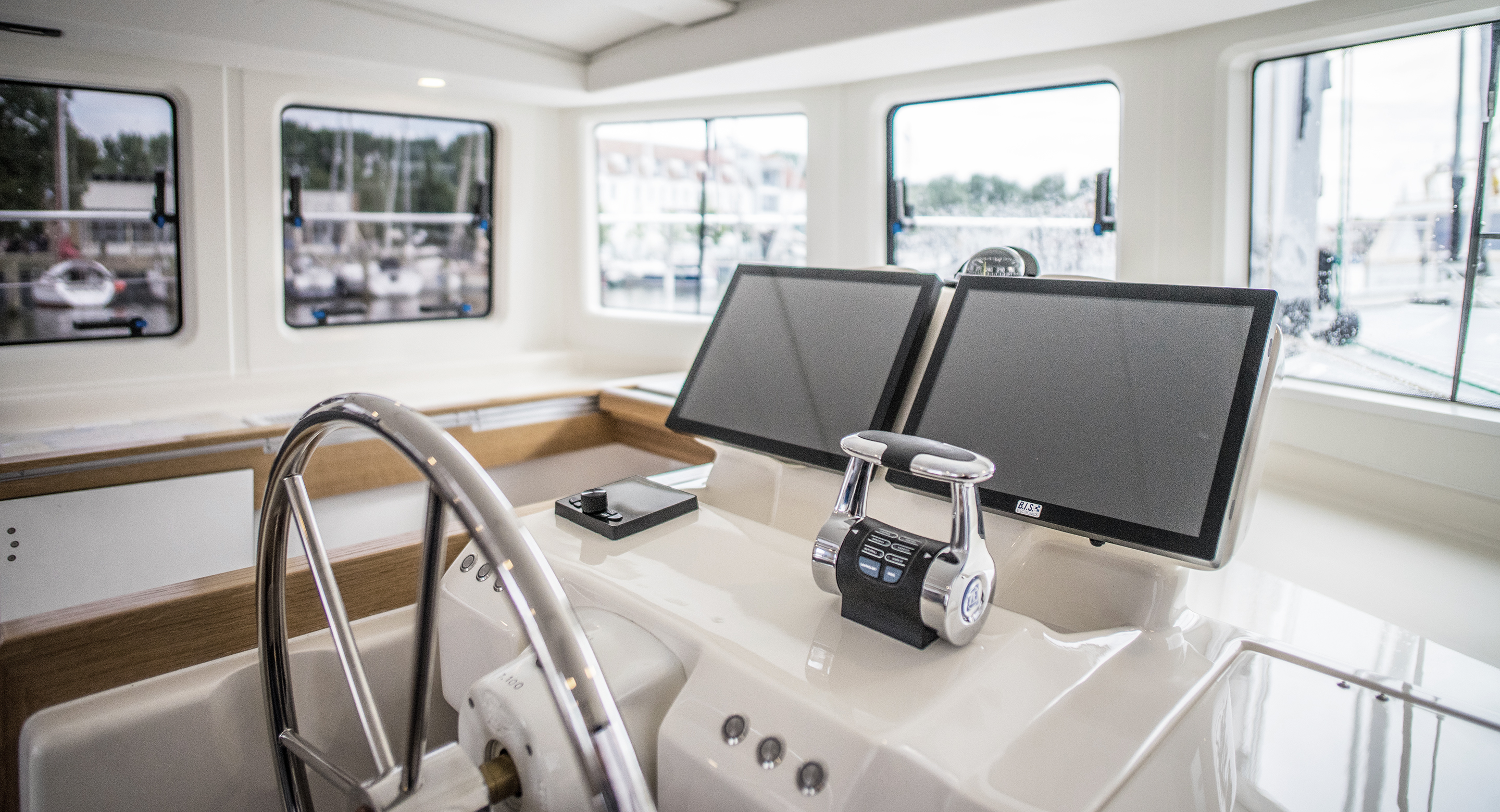 YC Eugen Seibold helm station