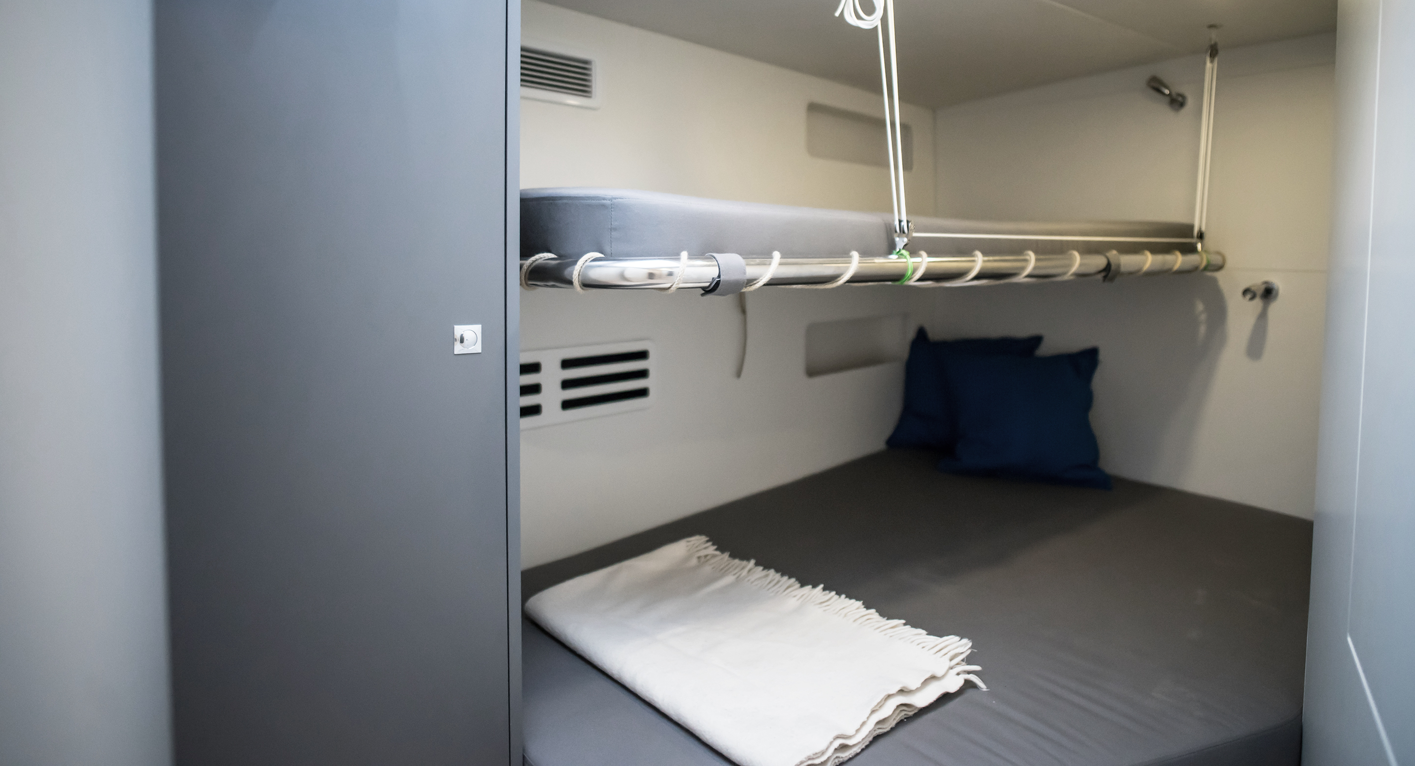 YC Eugen Seibold Triple cabin