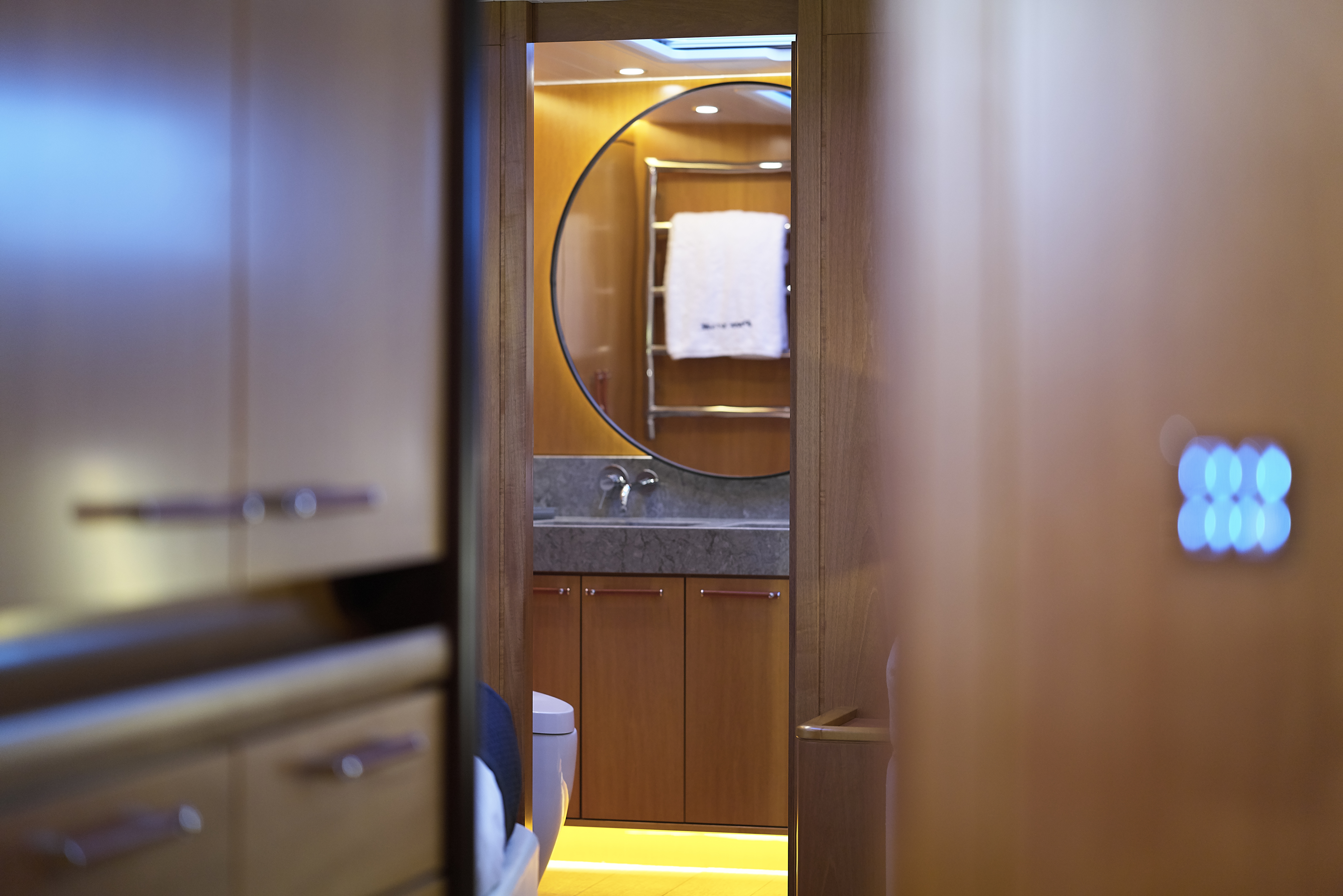 YC/Tripp 90 Master bathroom