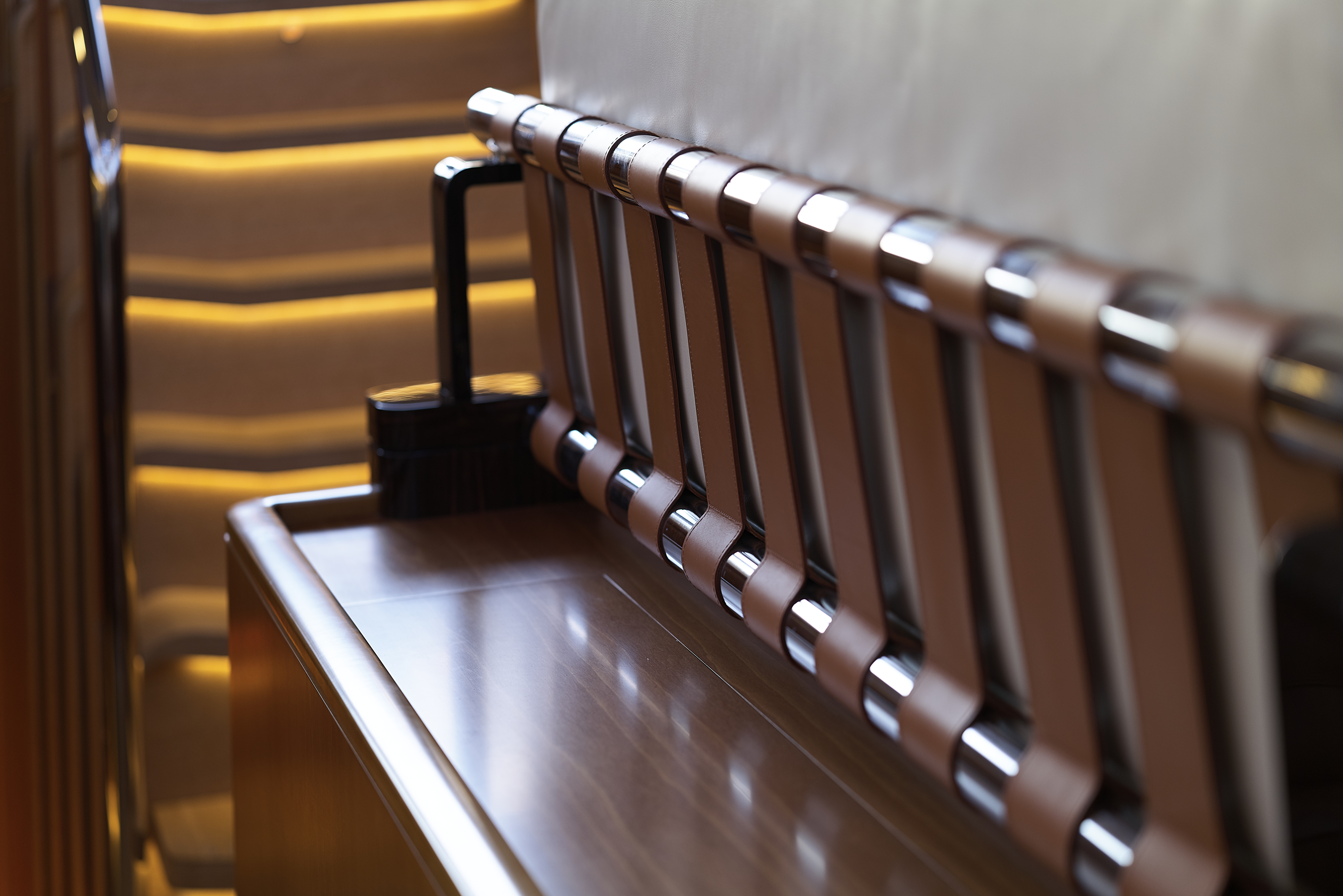 YC/Tripp 90 lounge detail