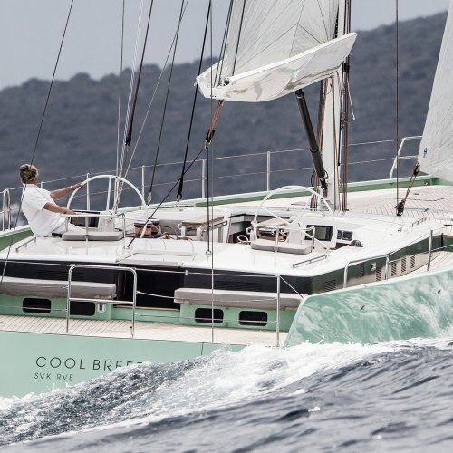 Y8 Cool Breeze aft section