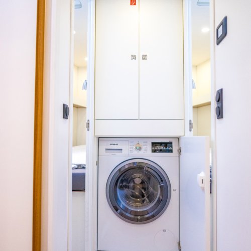 YC Eugen Seibold cabin hallway