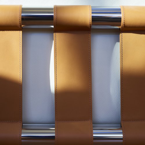 YC/Tripp 90 Leather detail