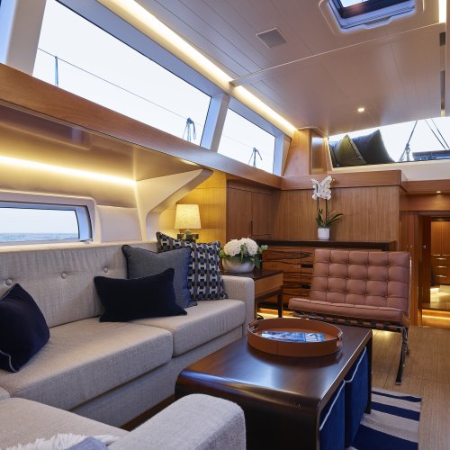 YC/Tripp 90 living area panoramic view