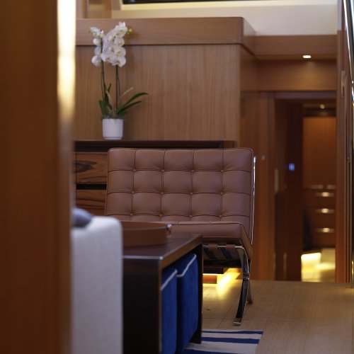 YC/Tripp 90 lounge side view